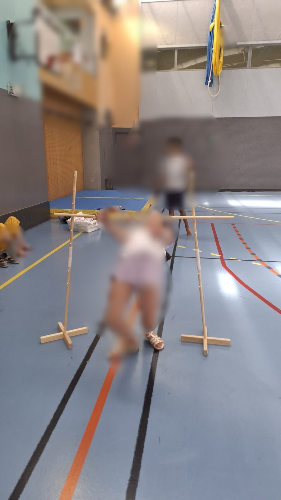 Cours enfants de capoeira (visages floutés)